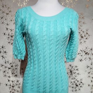 Blusa azul celeste en tela tipo tejida