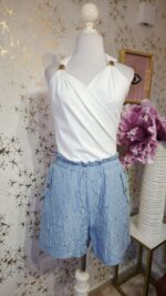 Short azul casual en tela corrugada tipo satin super combinable