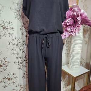 Conjunto en blusa y pantalón color negro