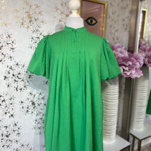 Vestido verde plisado con manga globo