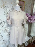 Vestido beige de botones fresco