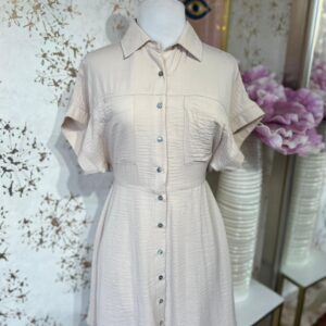 Vestido beige de botones fresco
