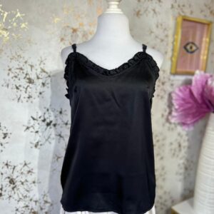 Blusa negra de tirantes tipo satin