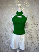 Short blanco con pinzas en la parte delantera